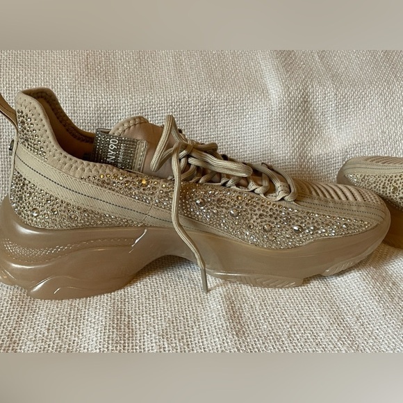 NWOT Steve Madden Maxima sneakers - Picture 3 of 13